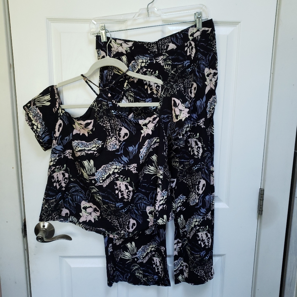 BP Nordstrom Black Floral Cold Shoulder Blouse Cropped Pants Set